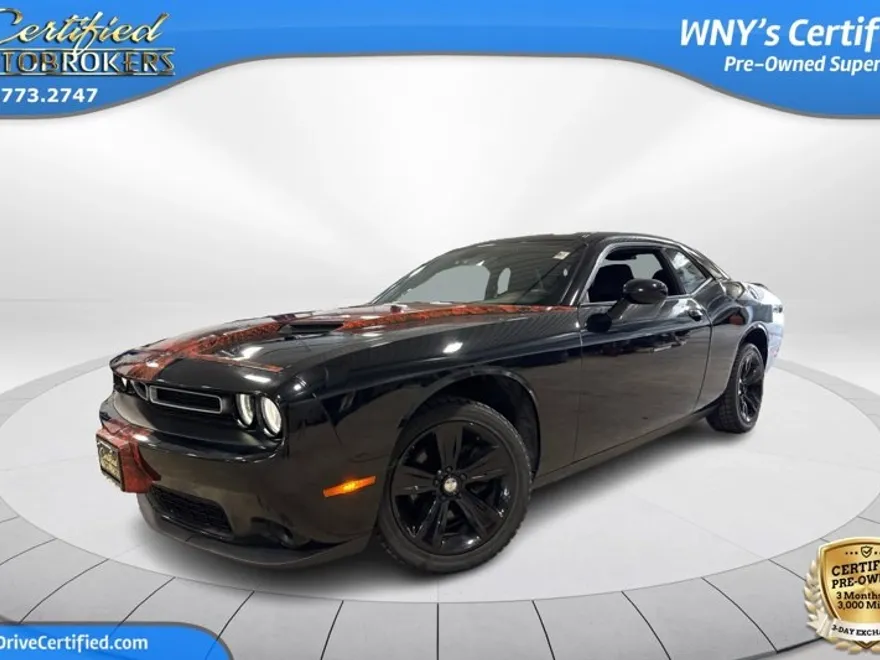 2018 Dodge Challenger SXT photo 1