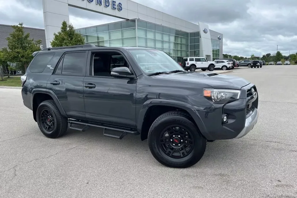 2024 Toyota 4Runner TRD Off-Road Premium photo 1