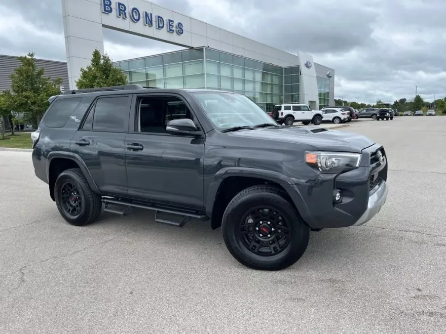 2024 Toyota 4Runner TRD Off-Road Premium photo 1