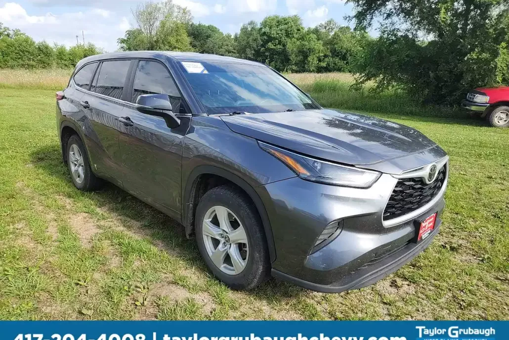 2023 Toyota Highlander L photo 1