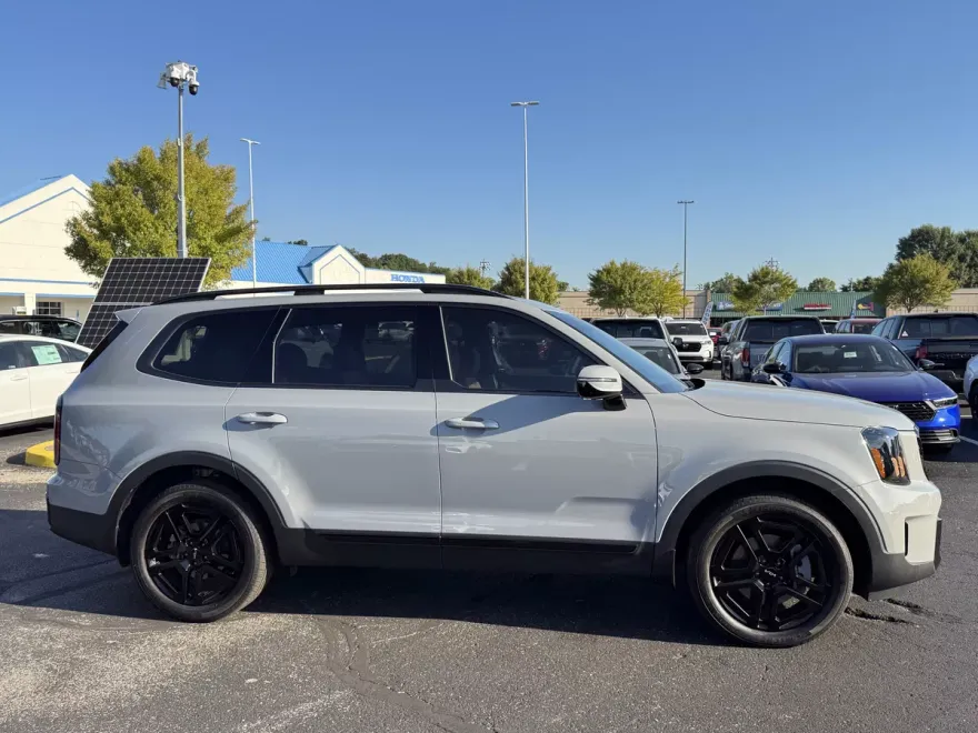 2024 Kia Telluride SX Prestige X-Line photo 1