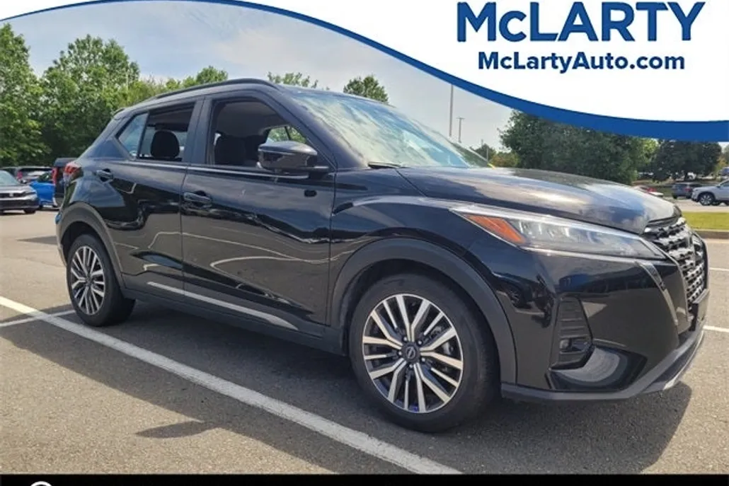 2024 Nissan Kicks SR photo 1