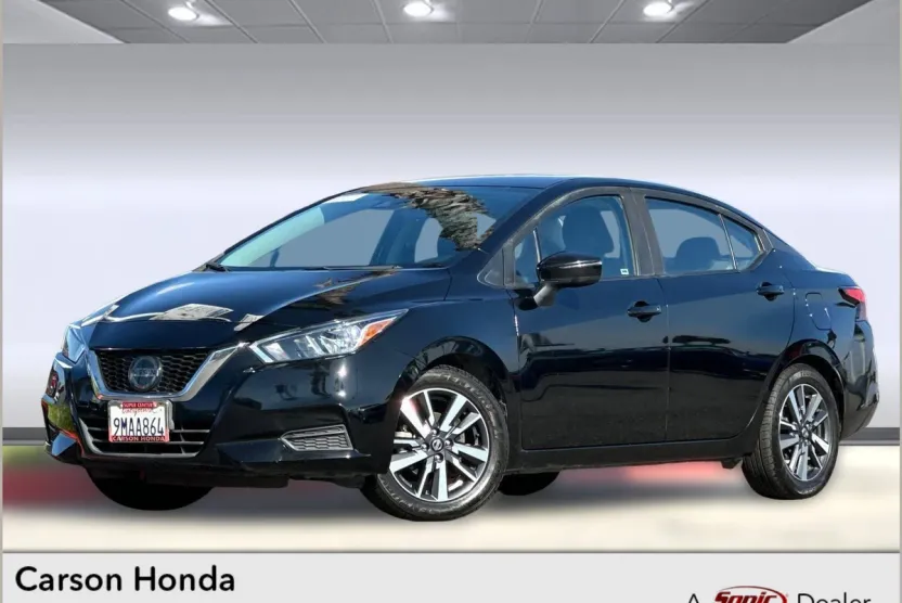 2021 Nissan Versa SV photo 1