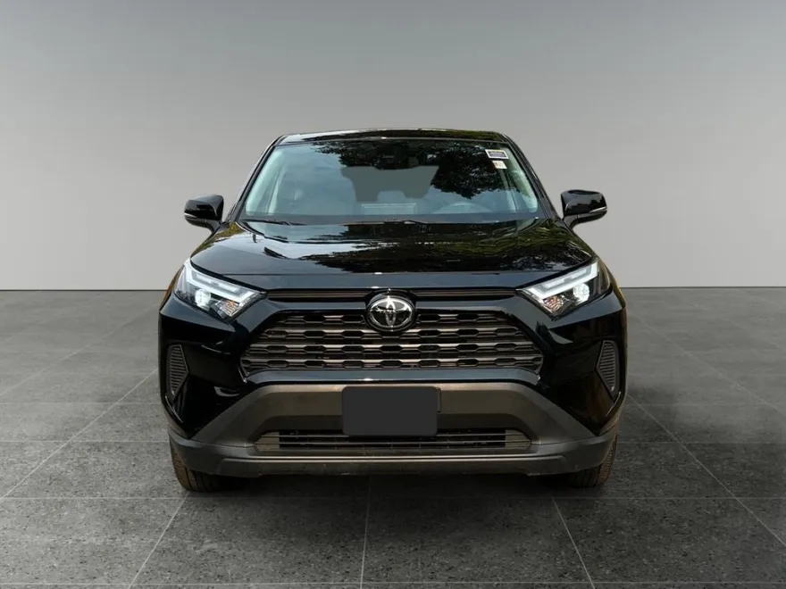 2024 Toyota RAV4 LE photo 1