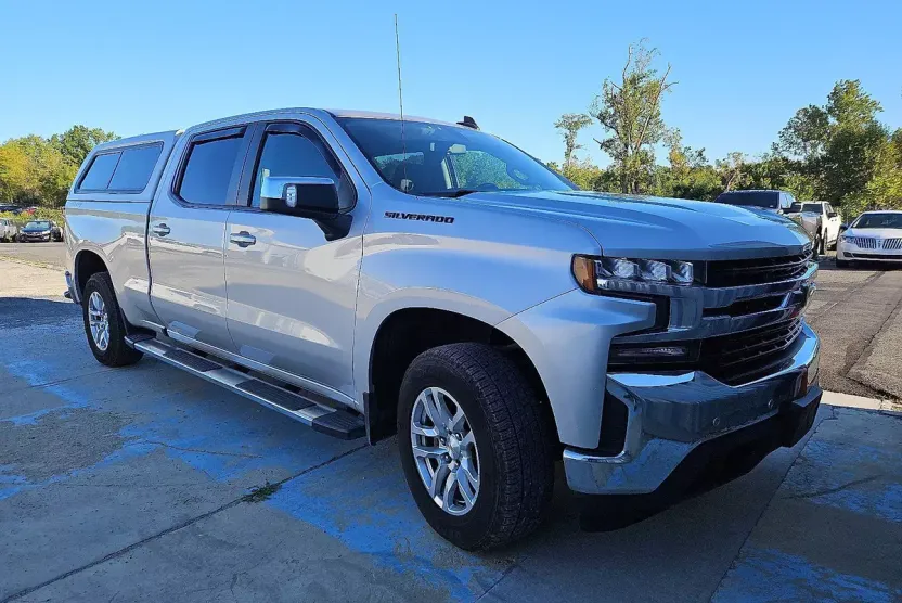 2022 Chevrolet Silverado 1500 LT photo 1