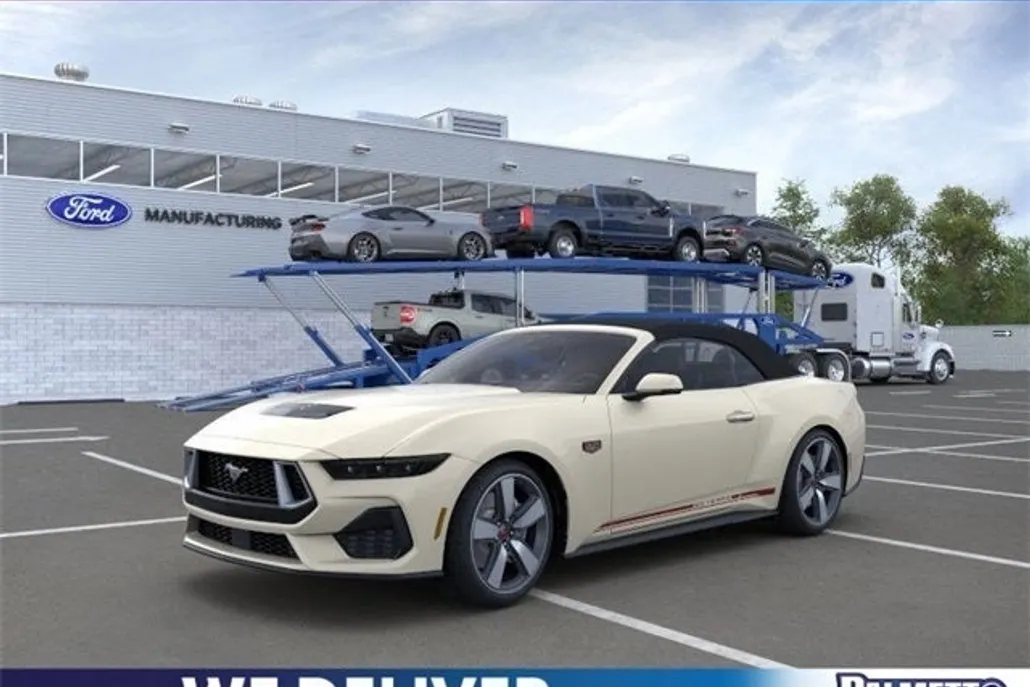 2025 Ford Mustang GT Premium photo 1