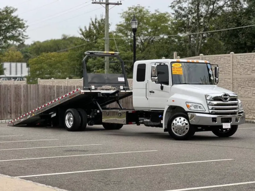 2025 Hino Incomplete Vehicle Extended Cab photo 1