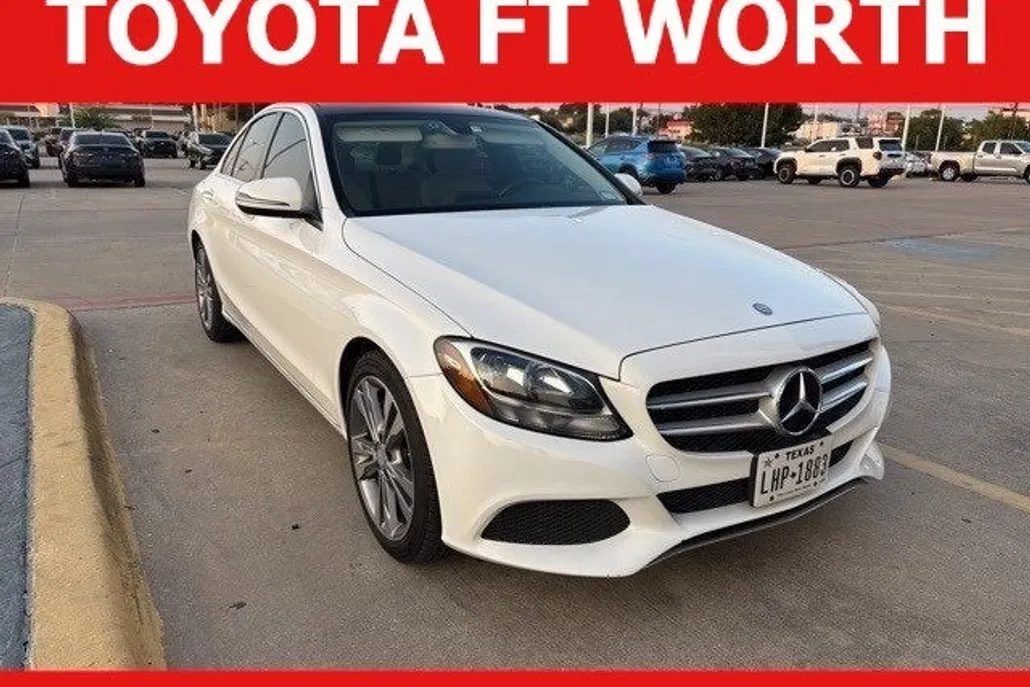 2017 Mercedes Benz C 300 Sedan photo 1