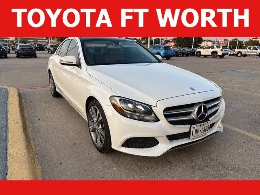 2017 Mercedes Benz C 300 Sedan photo 1
