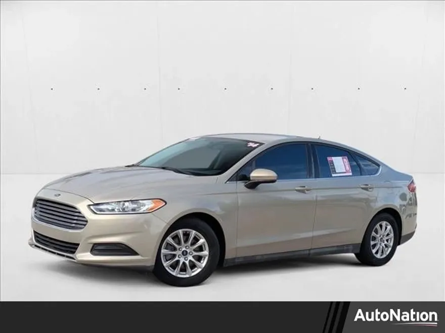 2015 Ford Fusion S photo 1