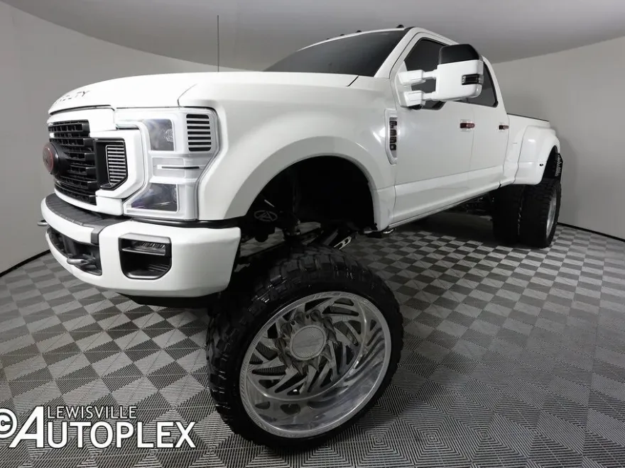 2022 Ford F-350 Platinum photo 1