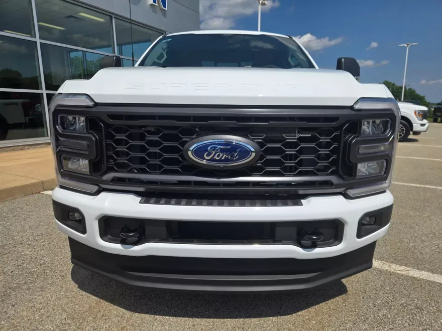2025 Ford F-350 XL photo 1