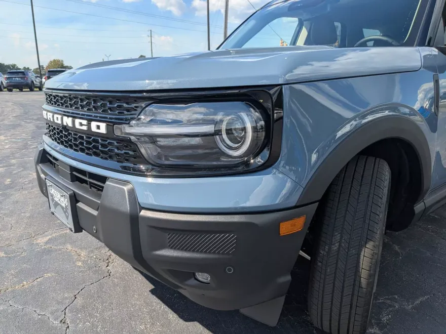 2025 Ford Bronco Sport Outer Banks photo 1