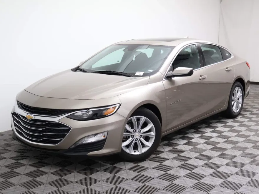 2024 Chevrolet Malibu 1LT photo 1