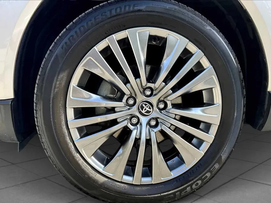 2023 Toyota Venza Limited photo 1