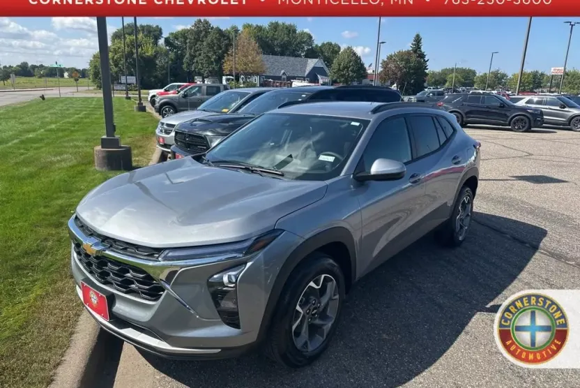 2026 Chevrolet Trax LT photo 1