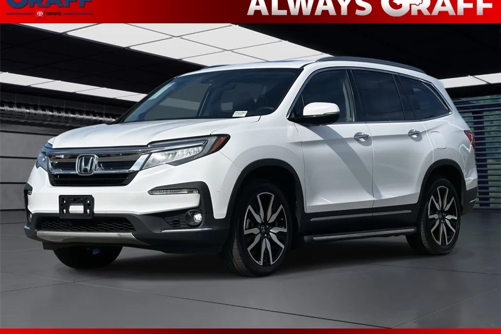 2022 Honda Pilot Touring photo 1