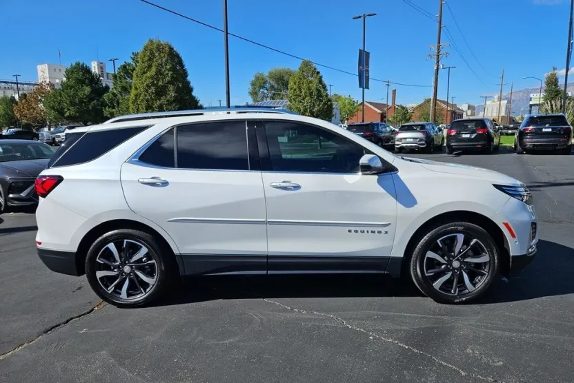 2022 Chevrolet Equinox Premier photo 1