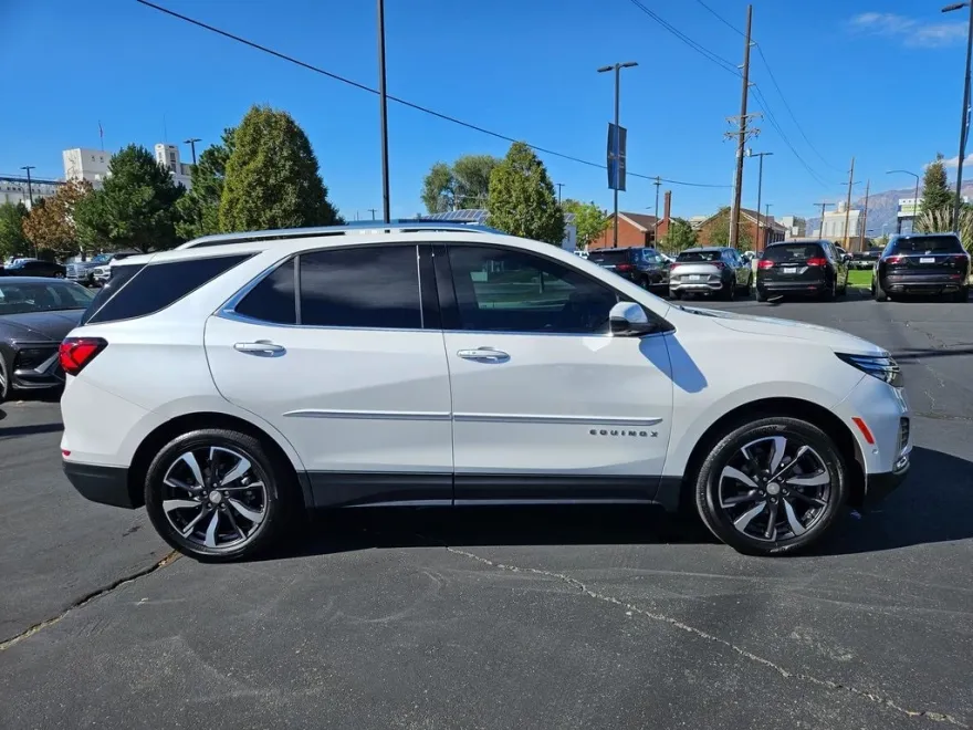 2022 Chevrolet Equinox Premier photo 1