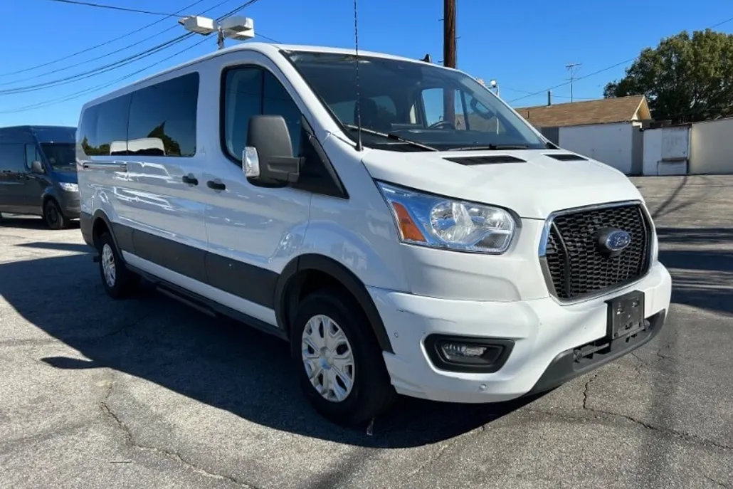 2022 Ford Transit XLT photo 1