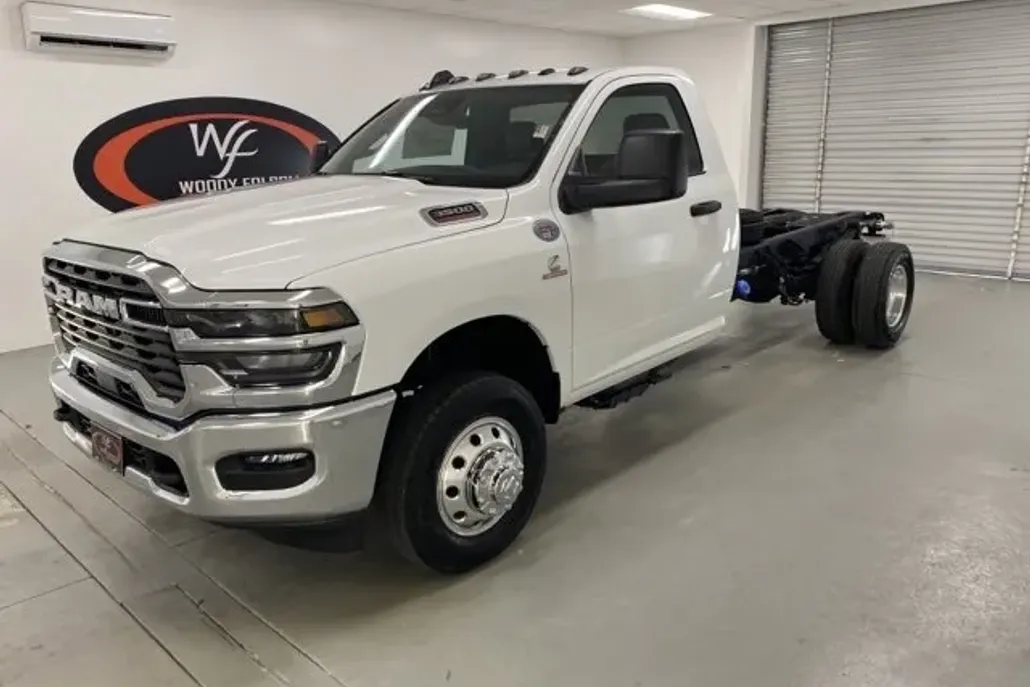 2025 Ram 3500 Tradesman photo 1