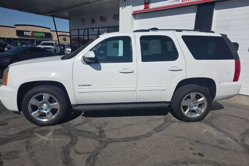 2014 Gmc Yukon SLE photo 1