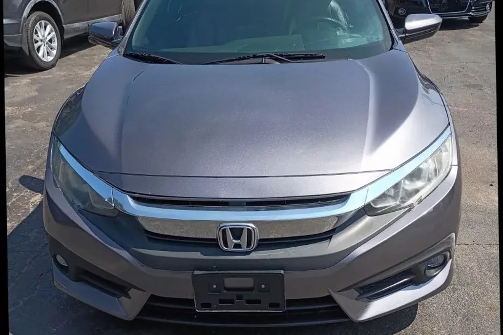 2017 Honda Civic EX-L photo 1