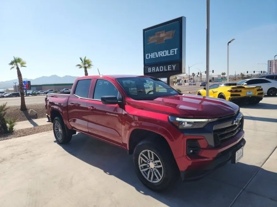 2025 Chevrolet Colorado Work Truck LT photo 1