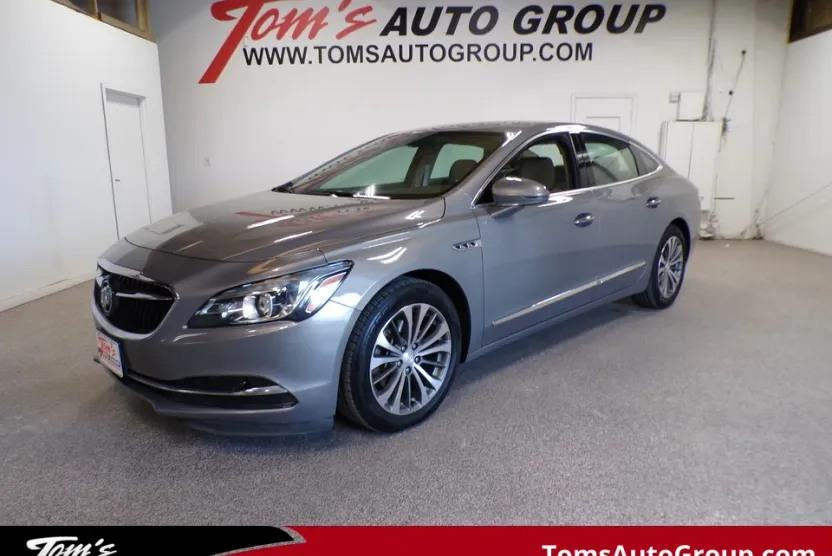2018 Buick LaCrosse Preferred photo 1