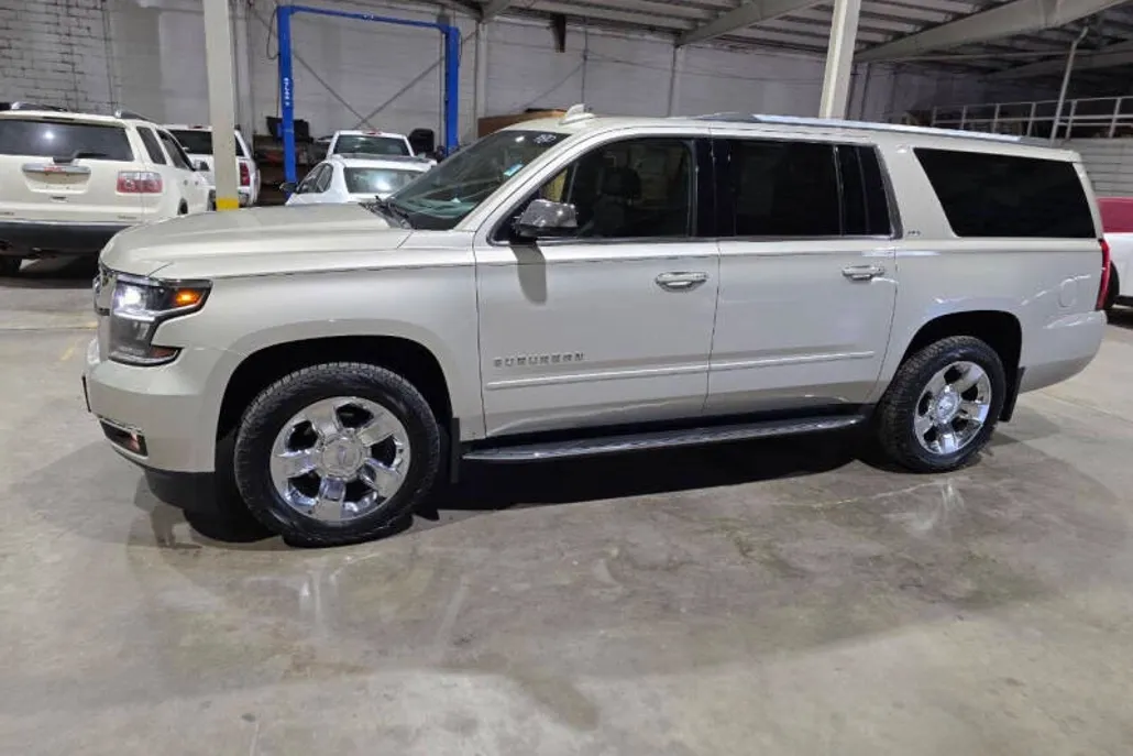 2016 Chevrolet Suburban LTZ photo 1