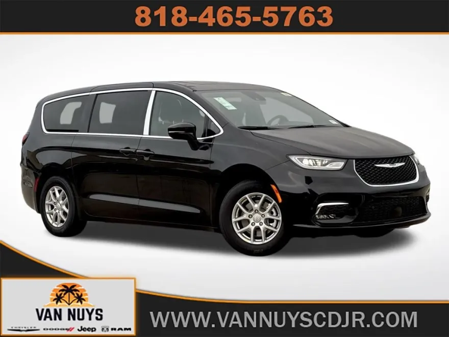 2026 Chrysler Pacifica photo 1