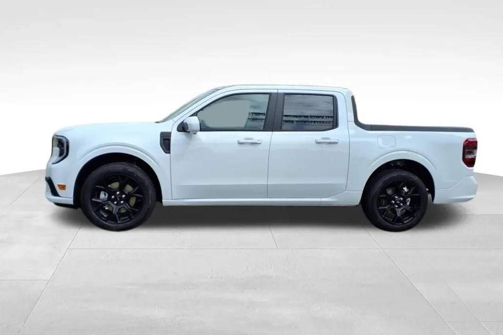 2025 Ford Maverick photo 1
