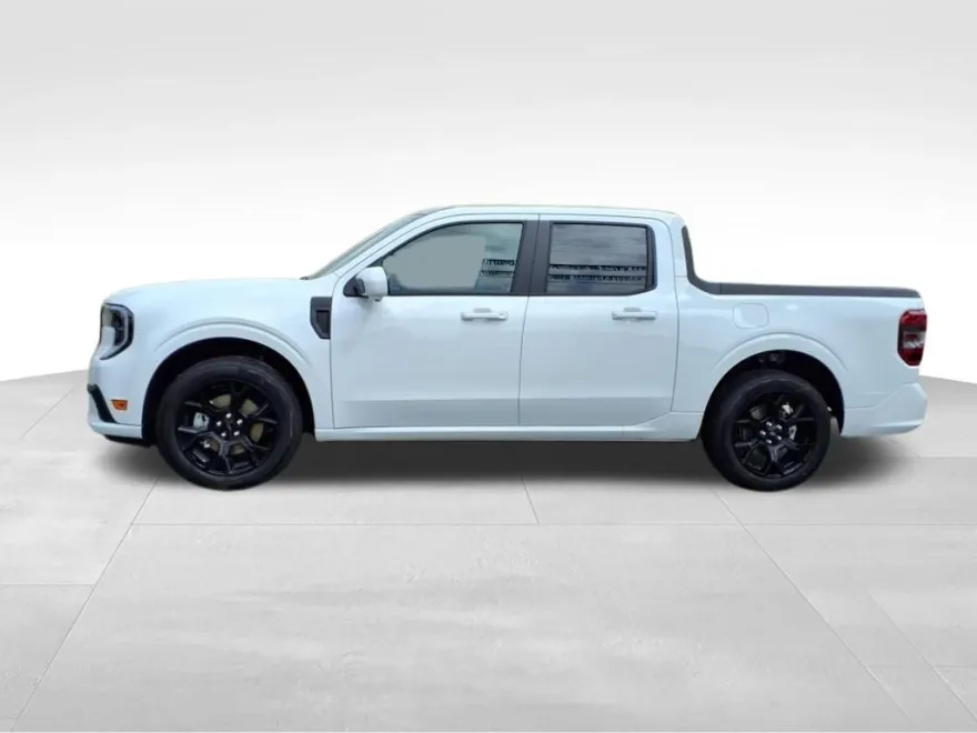 2025 Ford Maverick photo 1
