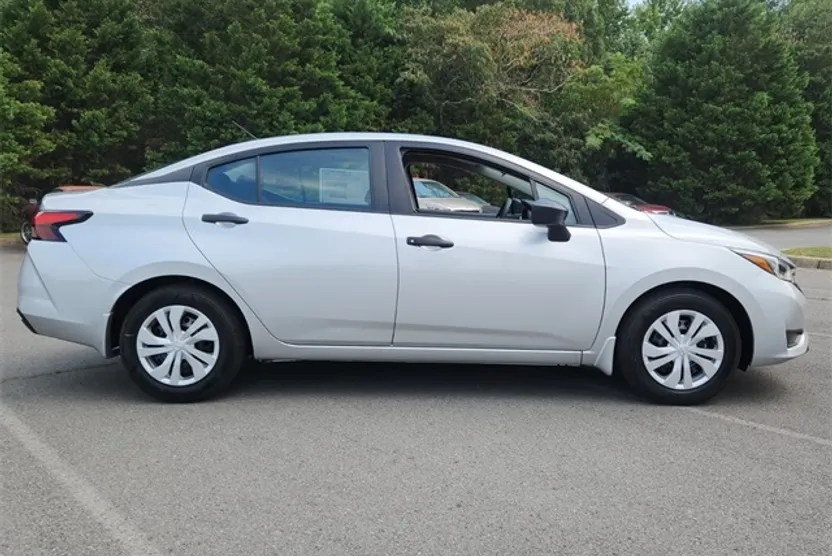 2025 Nissan Versa S photo 1