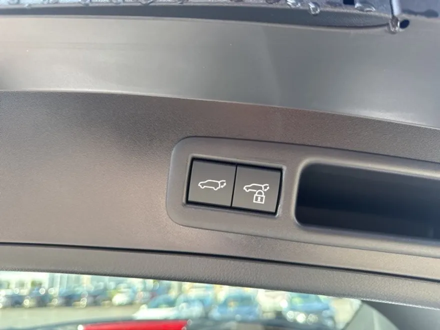 2025 Lexus UX Premium photo 38