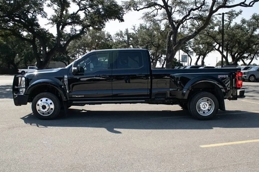 2024 Ford F-450 photo 1
