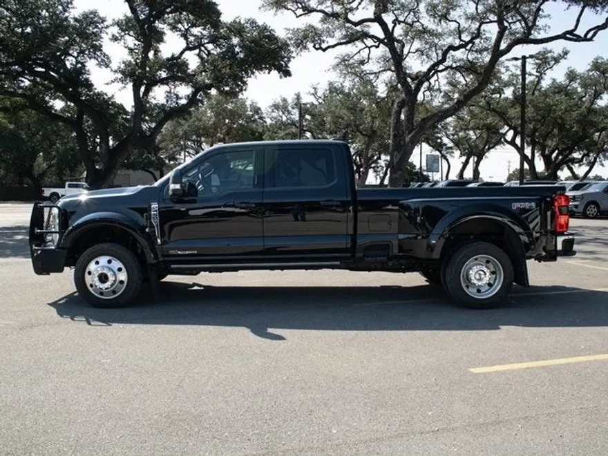 2024 Ford F-450 photo 1