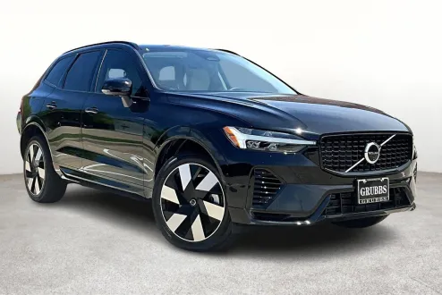 2025 Volvo XC60 Hybrid photo 2
