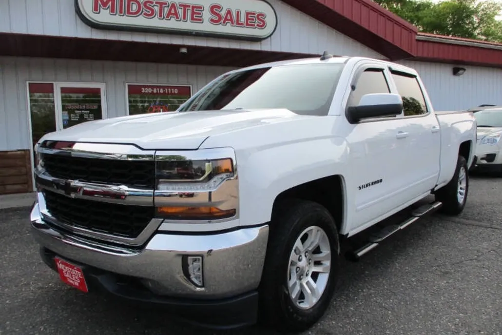 2018 Chevrolet Silverado 1500 LT photo 1