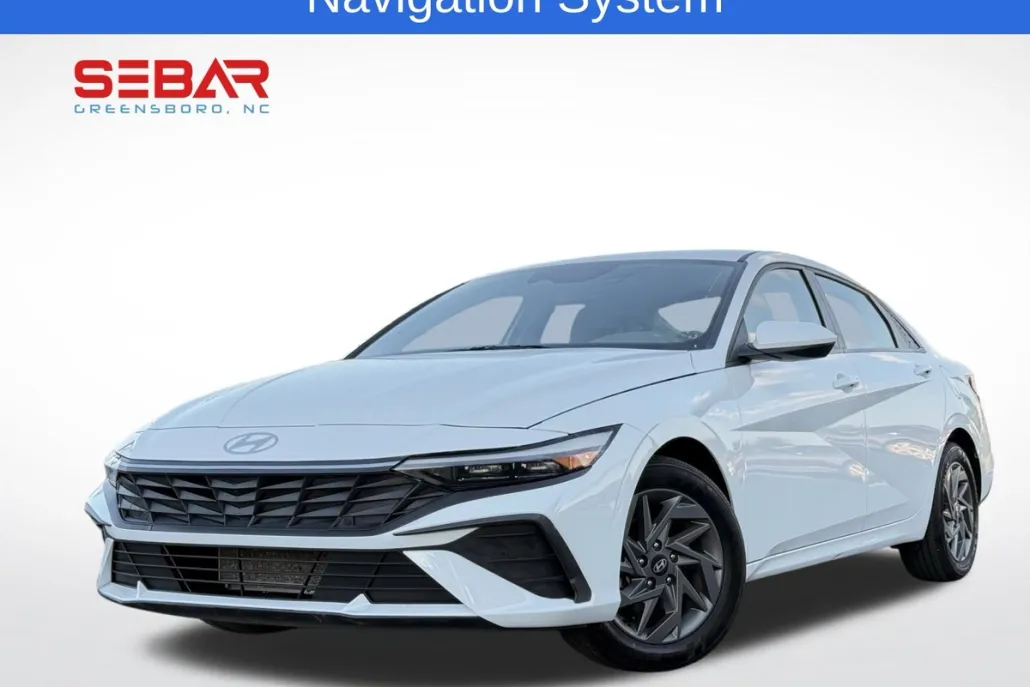 2024 Hyundai Elantra SEL photo 1