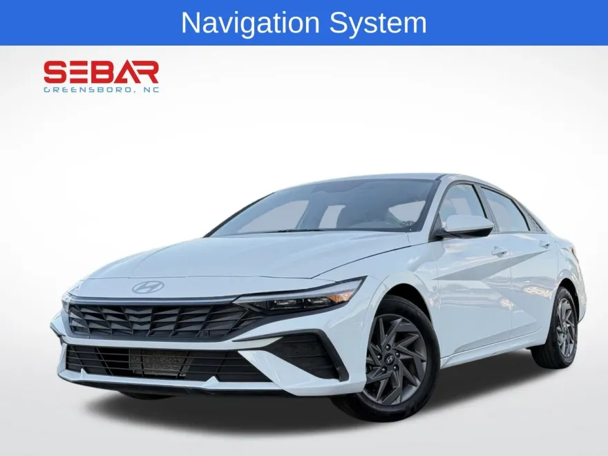 2024 Hyundai Elantra SEL photo 1