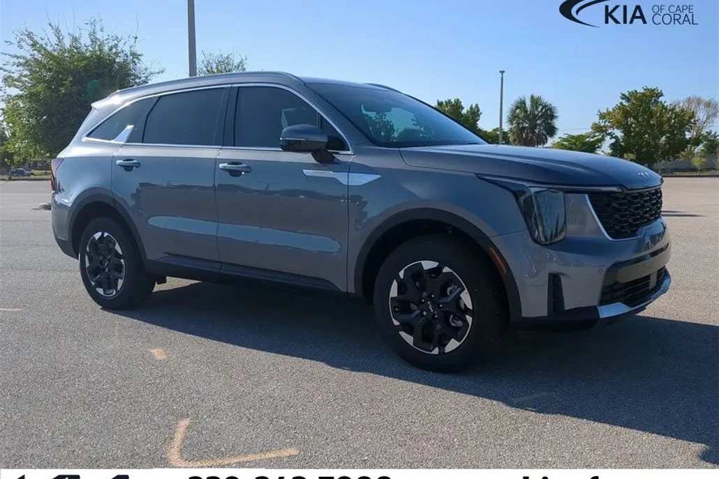 2024 Kia Sorento S photo 1