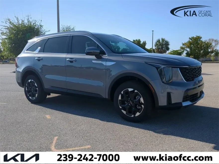 2024 Kia Sorento S photo 1