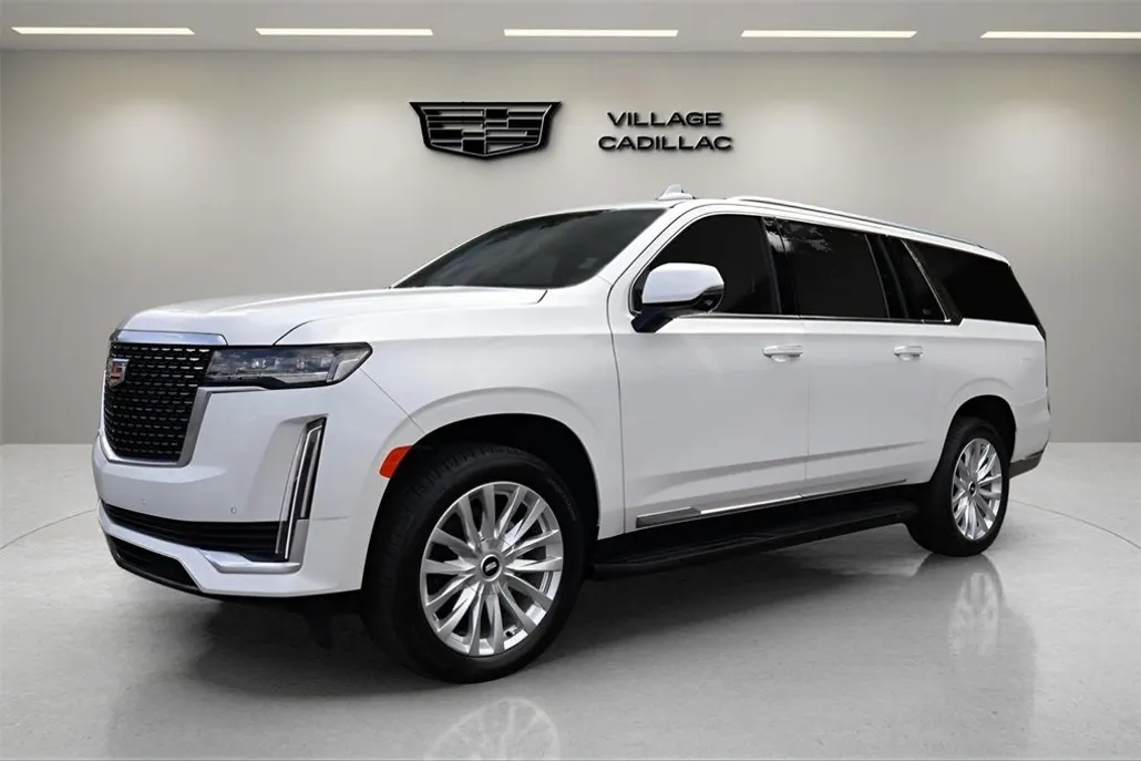 2023 Cadillac Escalade ESV Luxury photo 1