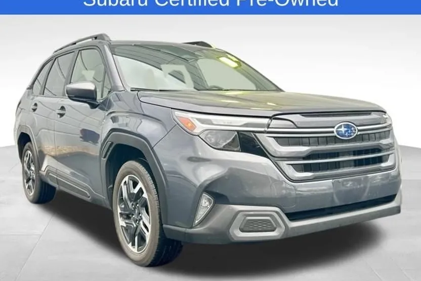 2025 Subaru Forester Limited Base photo 1