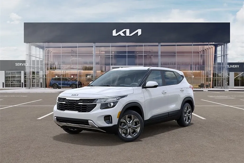 2025 Kia Seltos LX photo 1