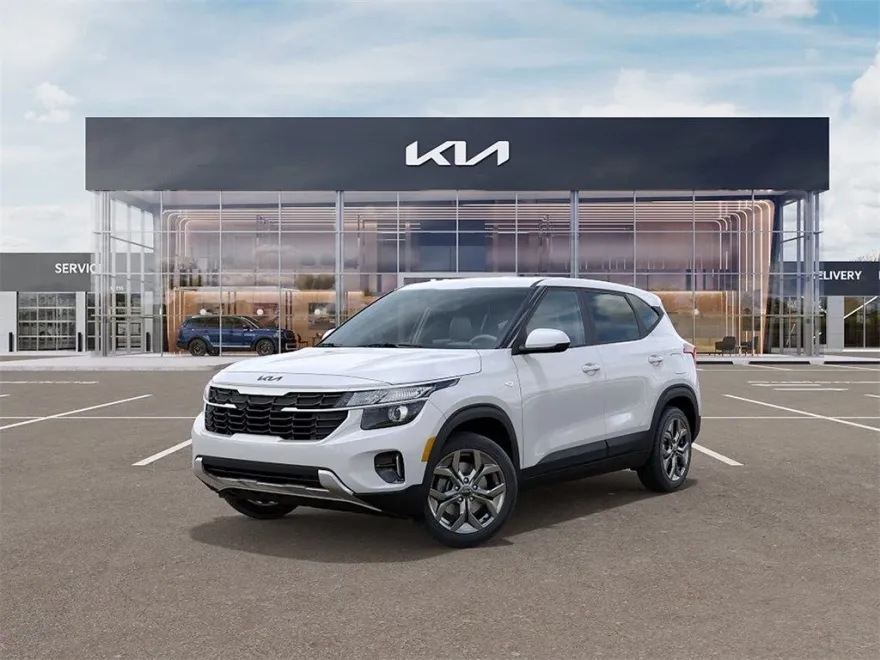 2025 Kia Seltos LX photo 1