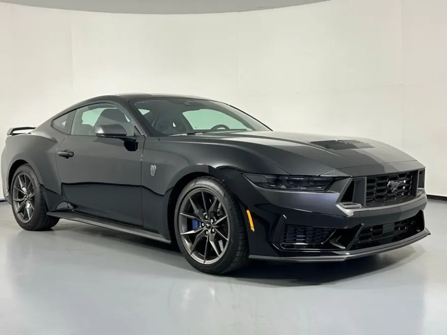 2025 Ford Mustang Dark Horse photo 1