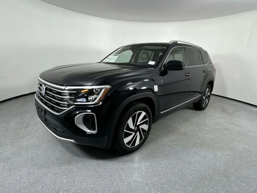 2025 Volkswagen Atlas SEL photo 1