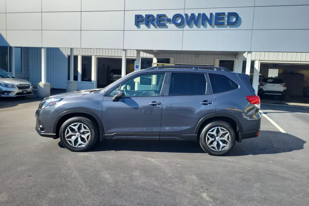 2022 Subaru Forester Premium photo 1